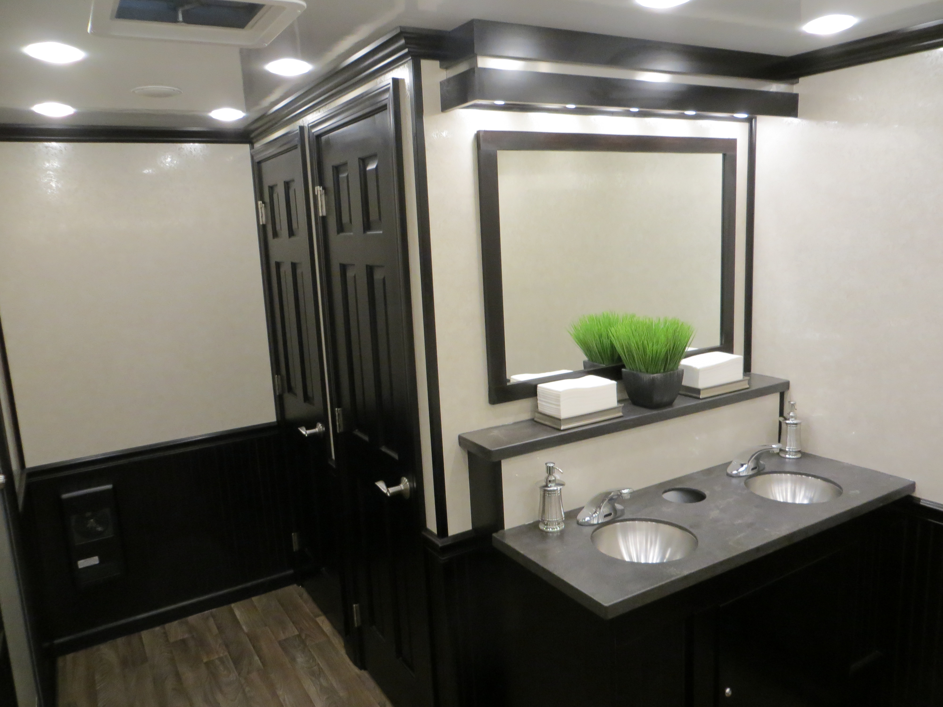 platinum series restroom trailer rentals